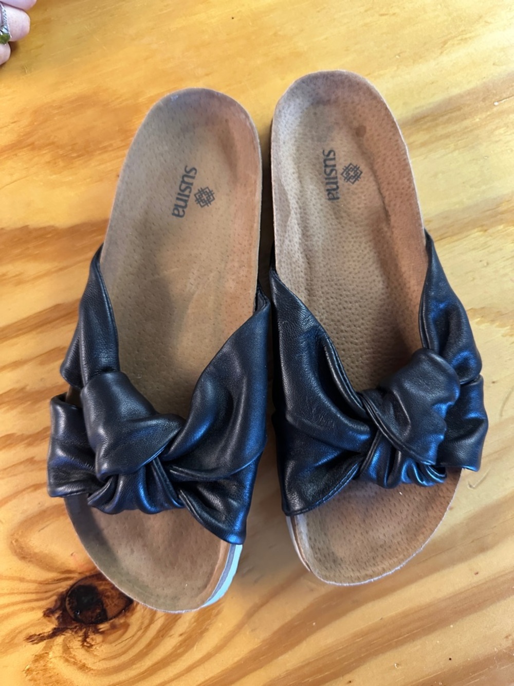 Susina Black Knot-Front Slide Sandals for Women's Size 7M